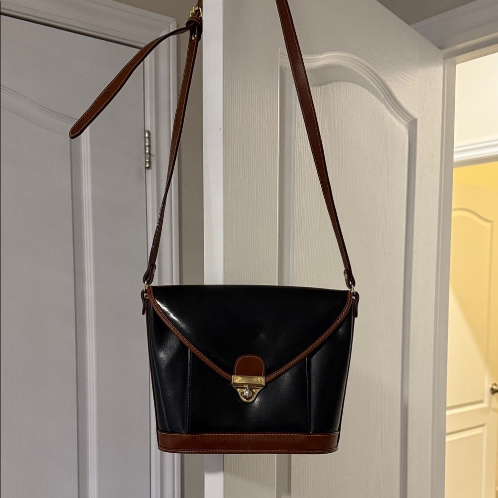 Vintage Elegant Black and Brown Leather Shoulder Bag